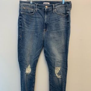 Good American ‘Good Waist’ Distressed Skinny Jean with Raw Hem 16